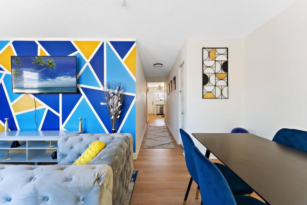Art, Eats, & Cozy Sheets In Ne