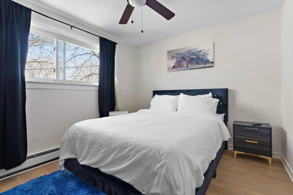 Art, Eats, & Cozy Sheets In Ne Minneapolis